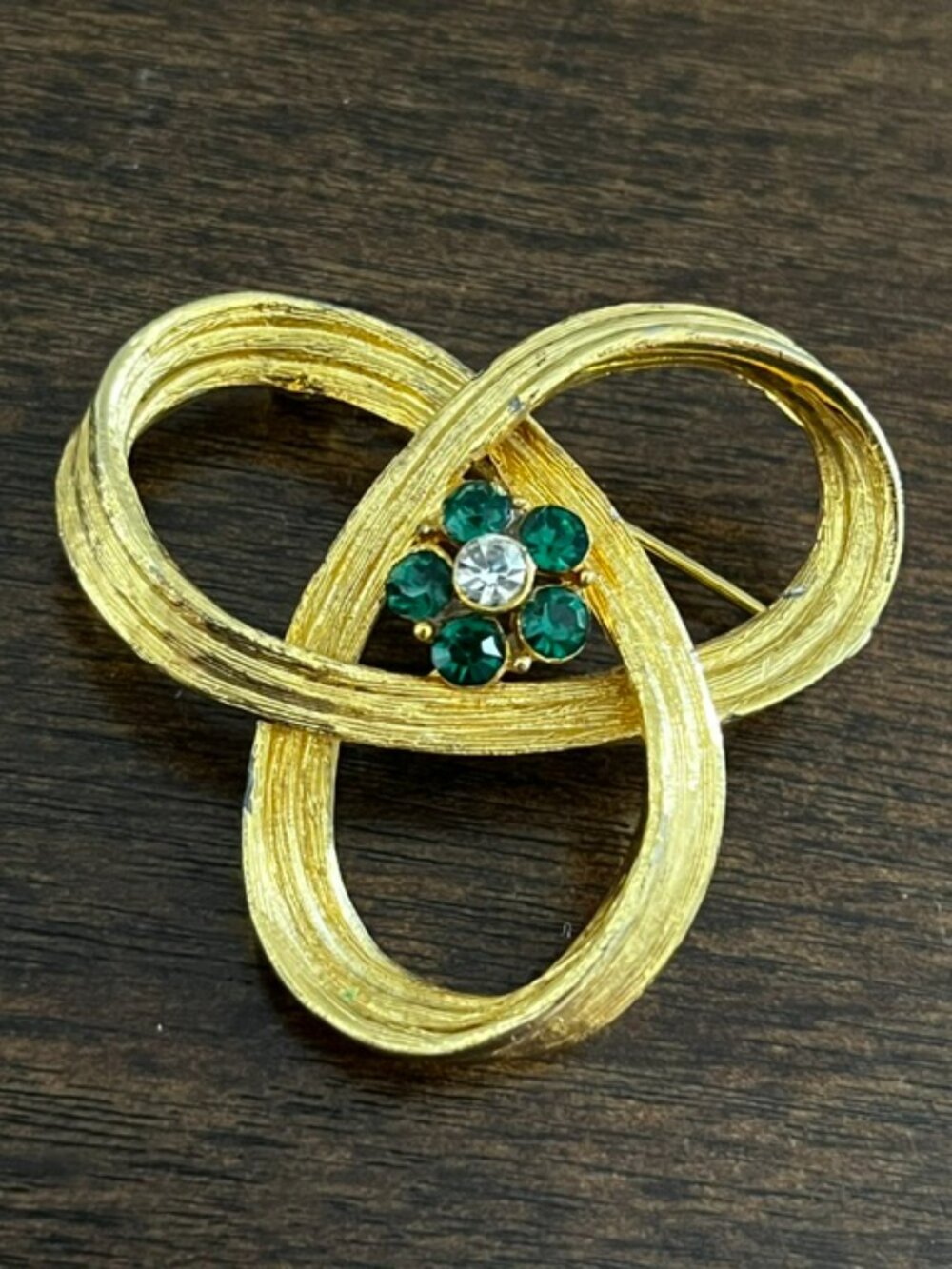 Vintage Knot Brooch Gold Tone Green Rhinestone Celtic